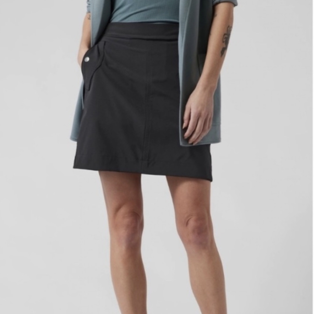 Athleta Vienna Cargo Skort Black UPF +50 Athleasure Hiking Outdoor Tennis Sz 12